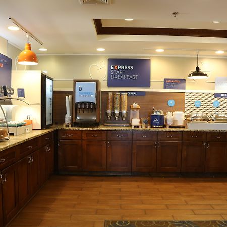 Holiday Inn Express Hotel & Suites Cleveland - Ms By Ihg Dış mekan fotoğraf