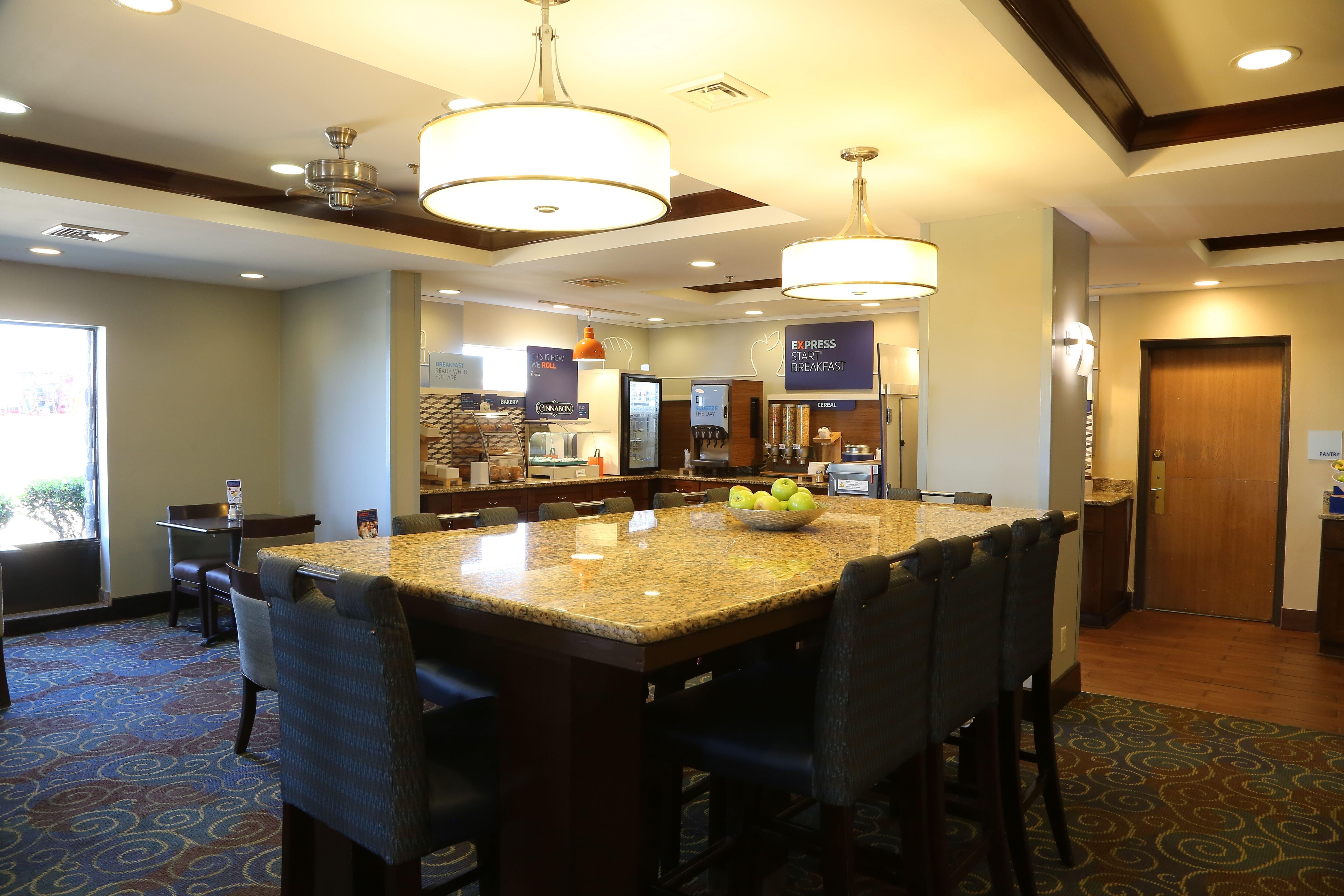 Holiday Inn Express Hotel & Suites Cleveland - Ms By Ihg Dış mekan fotoğraf