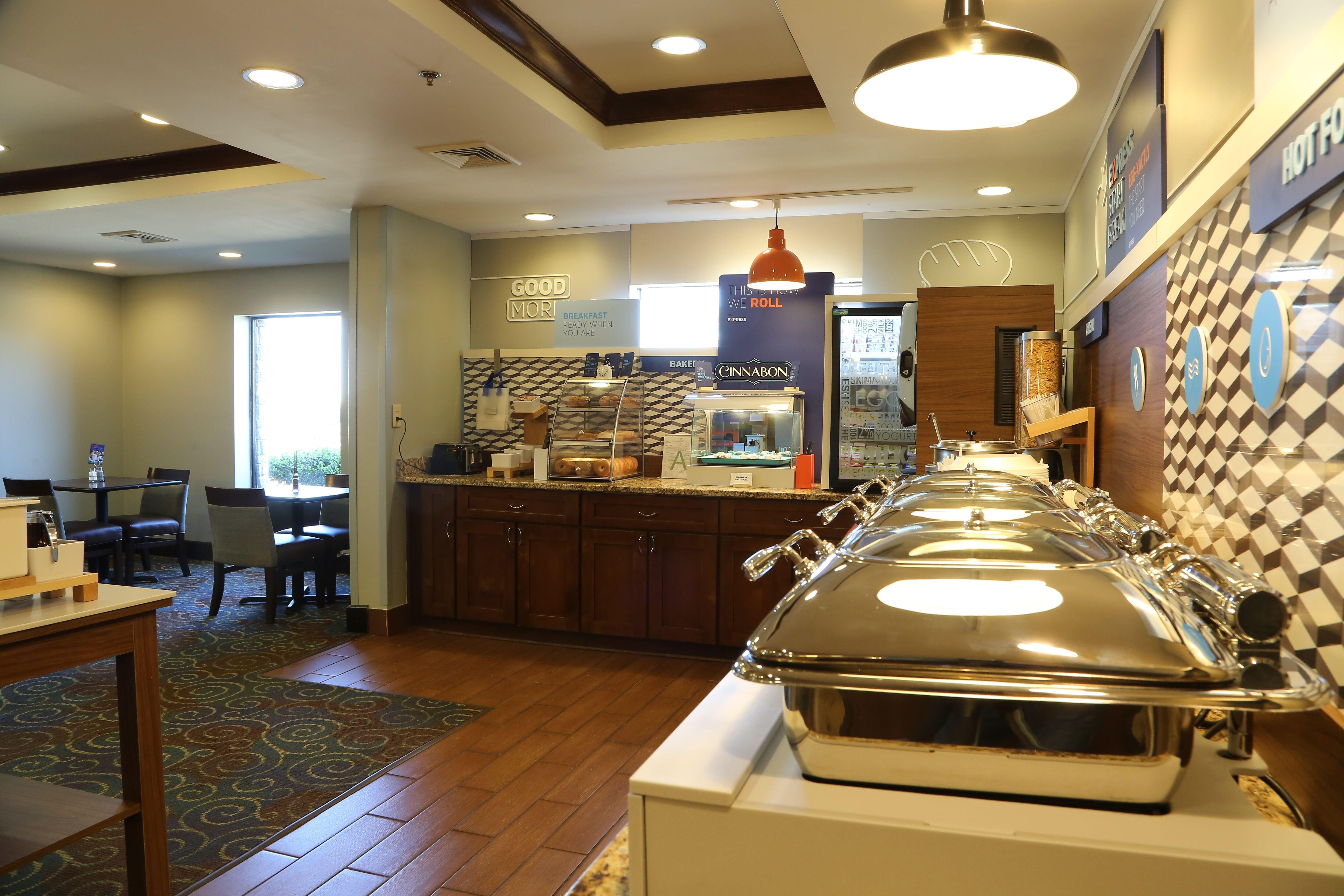 Holiday Inn Express Hotel & Suites Cleveland - Ms By Ihg Dış mekan fotoğraf