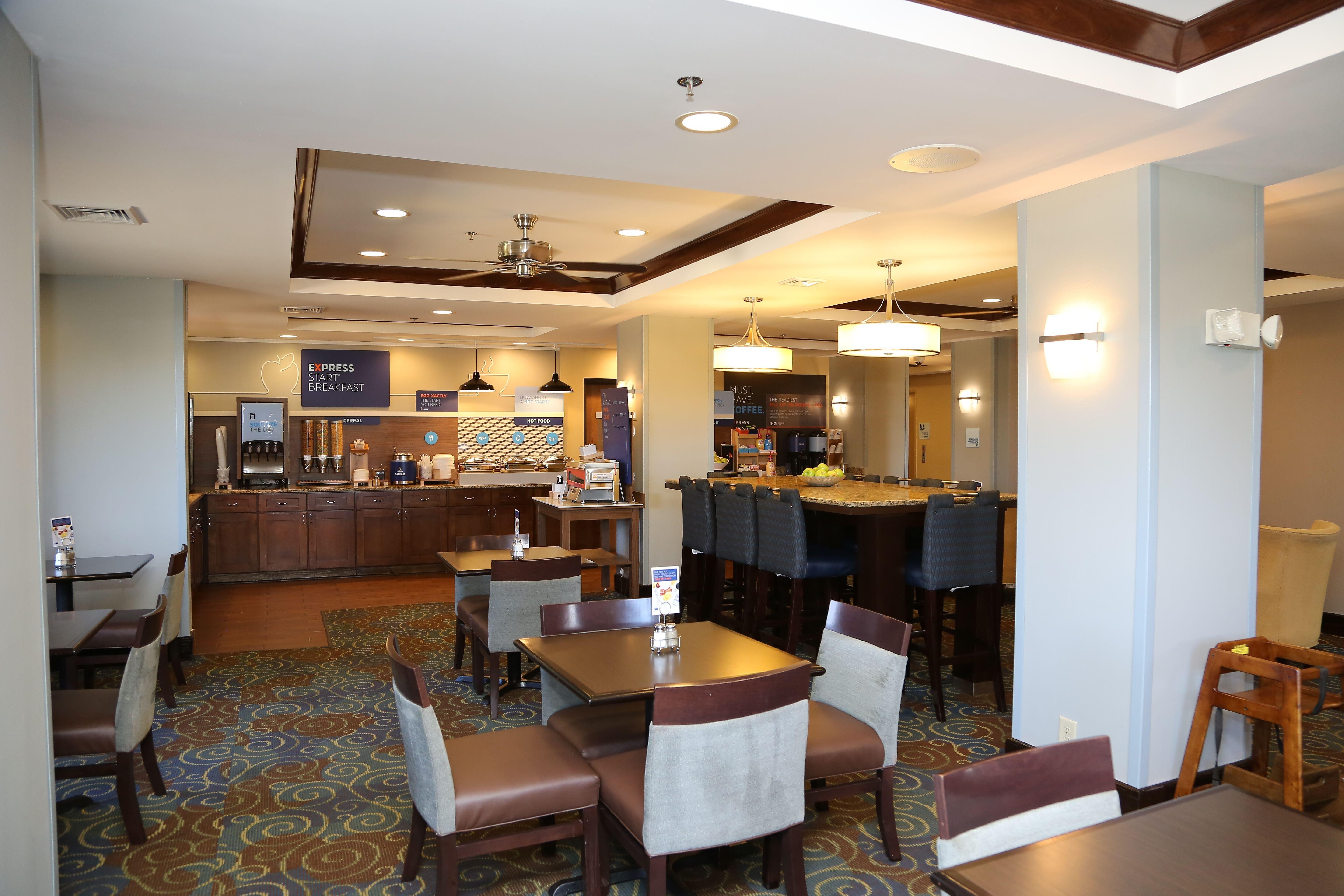 Holiday Inn Express Hotel & Suites Cleveland - Ms By Ihg Dış mekan fotoğraf