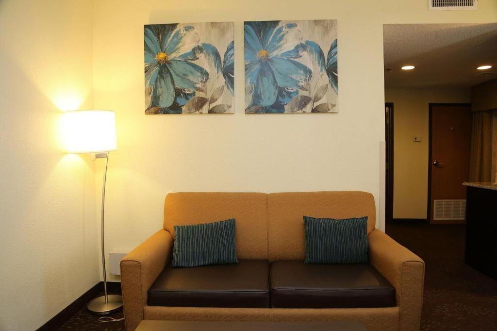 Holiday Inn Express Hotel & Suites Cleveland - Ms By Ihg Dış mekan fotoğraf