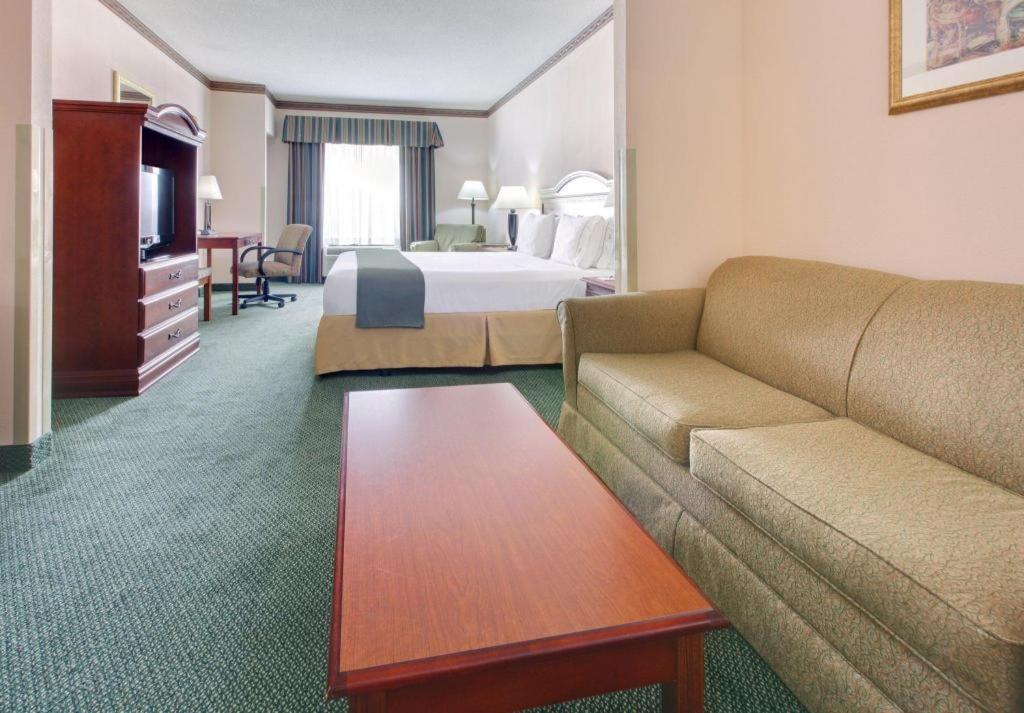 Holiday Inn Express Hotel & Suites Cleveland - Ms By Ihg Dış mekan fotoğraf