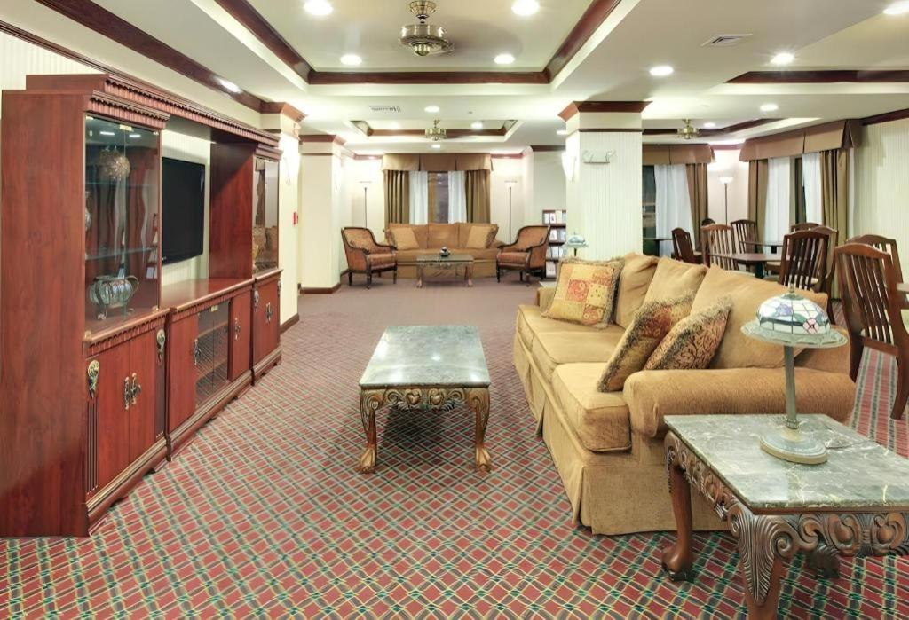Holiday Inn Express Hotel & Suites Cleveland - Ms By Ihg Dış mekan fotoğraf